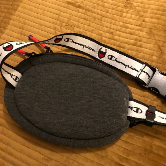 Champion Waist Crossbody Bag - Picture 4 of 6